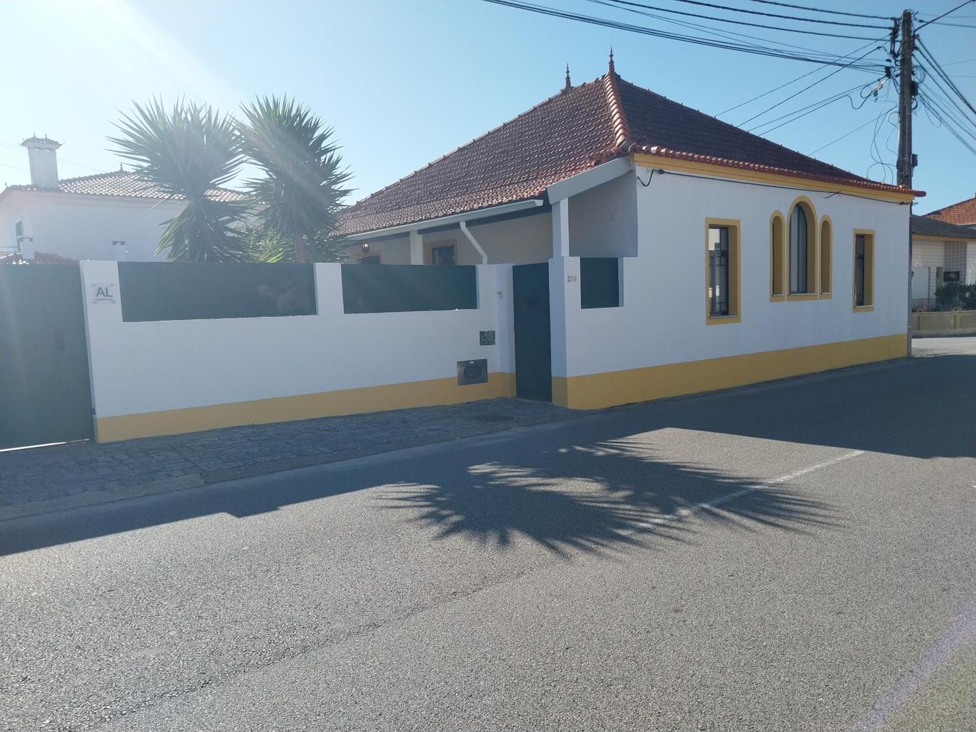 Casa dos Pingos de Mel Bed & Breakfast Aveiro Luaran gambar